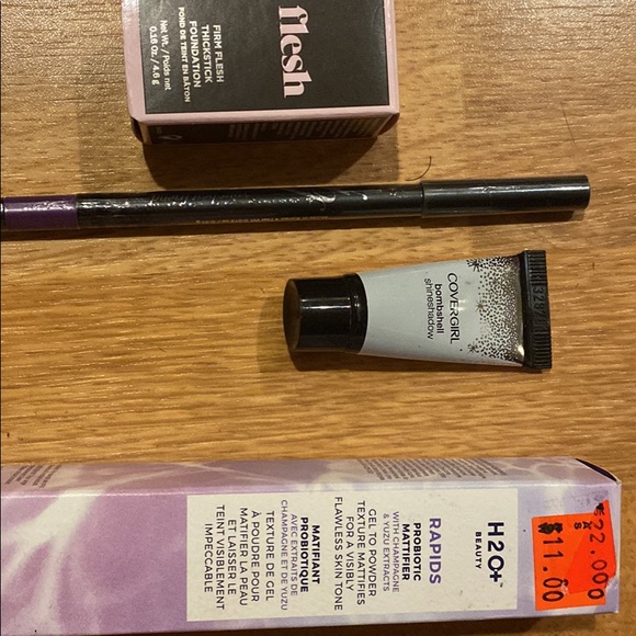 Make up lot - Picture 5 of 6